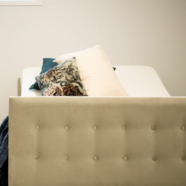 iCare Amsterdam Headboard